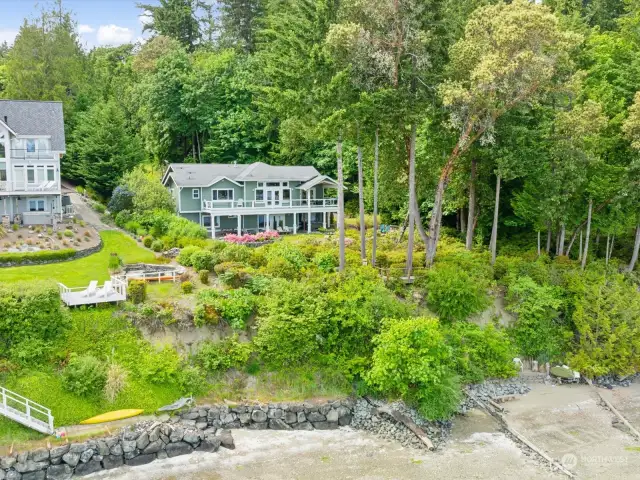 Private 95-ft waterfront lot on low to medium bank waterfront