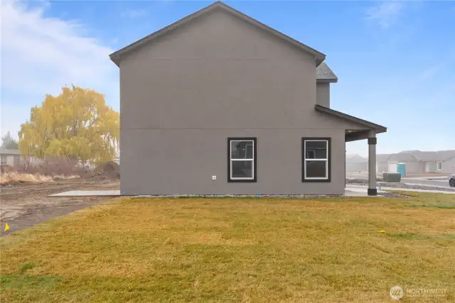 All images may vary. Photos are from previously built home. Photos may include upgrades/furnishings not included in base price.