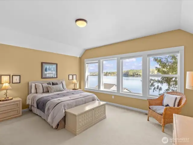Primary suite with awesome lake and Mountain View. What a great place to wake up to!