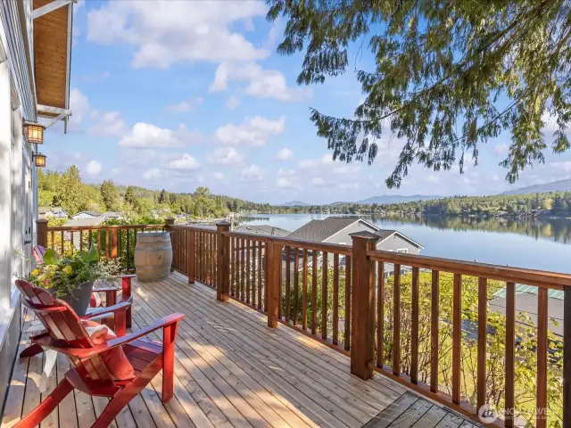 Take a front row seat for all the lake activities and professional 3rd of July fireworks show!