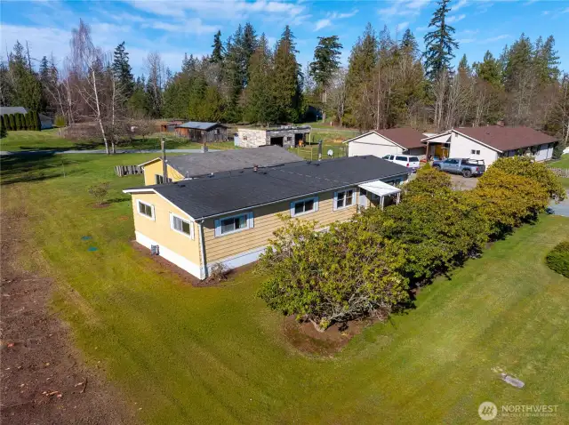 Manufactured Home on it's own 1 acre parcel.  Both homes must be sold together.