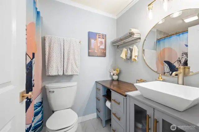 Full Bathroom