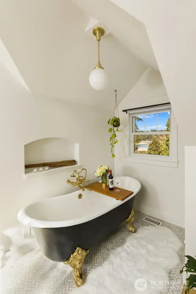 Primary bedroom soaking tub