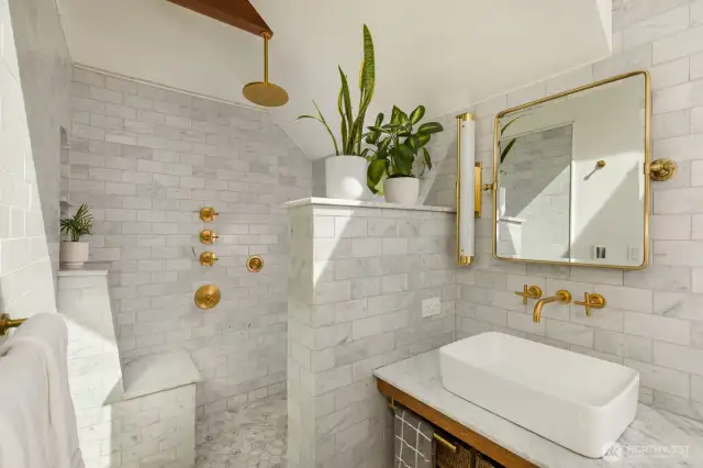 Upper level bath