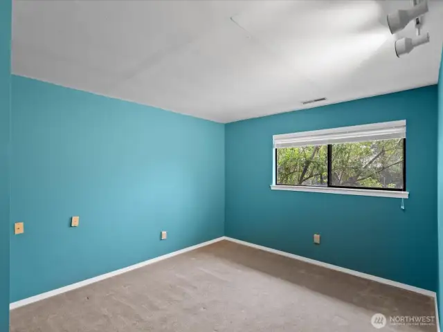 4th bed on ground level.