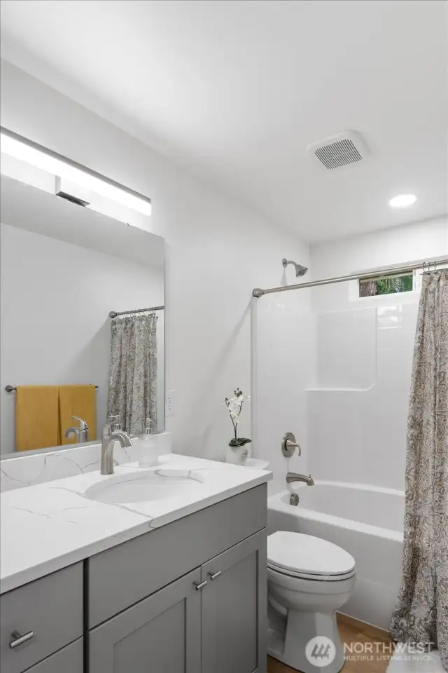 Full Bathroom on Main Floor
