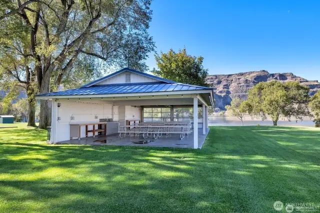 Community Pavilion to enjoy gatherings, holidays and events