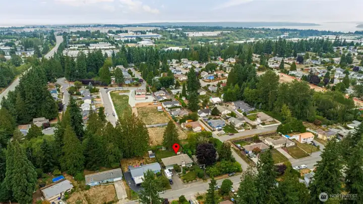 Close  to Boeing, shopping and freeway access