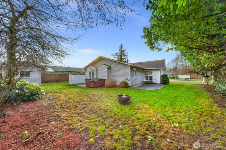 Large backyard for your enjoyment