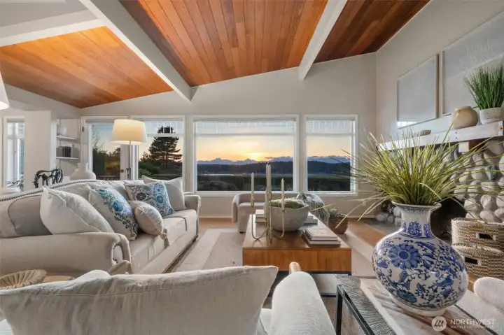 Vaulted ceilings and endless views.