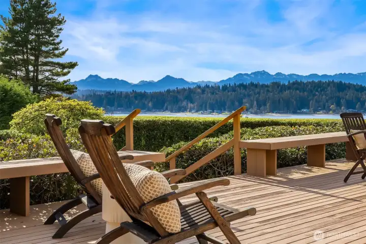 Massive deck - completely private on all sides.