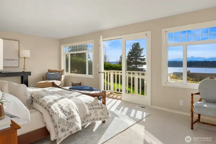 Stunning primary bedroom!