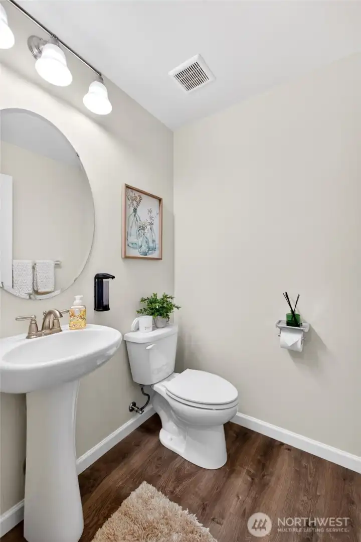1/2 bathroom main floor