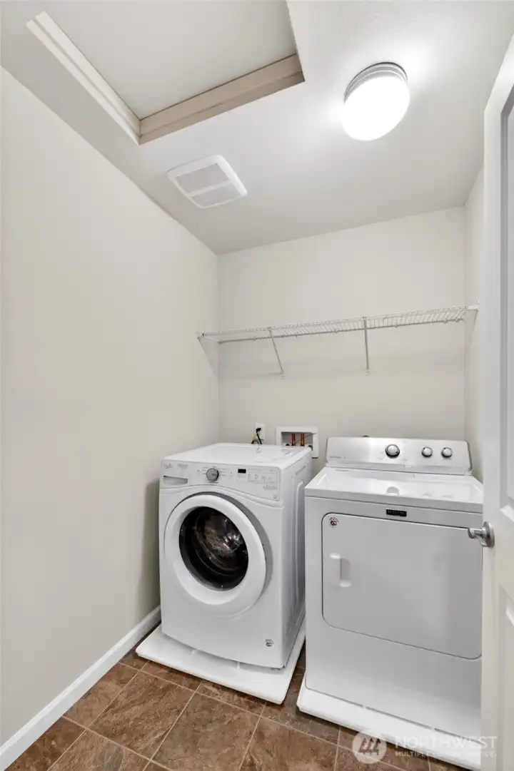 Laundry room washer & dryers stays
