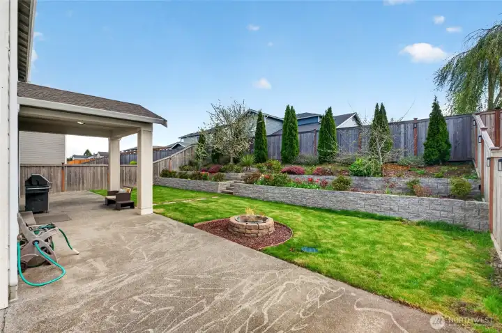 Beautiful landscaping with apple trees & plum tree too!!