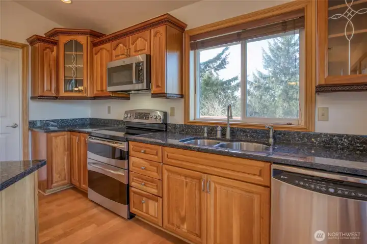 Beautiful Kitchen with stainless appliances
