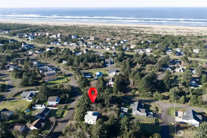 Aerial photo shows proximity to the ocean