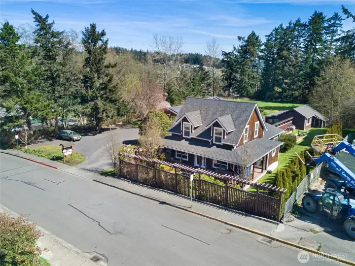 Remodeled 4 bdrm home in 2016