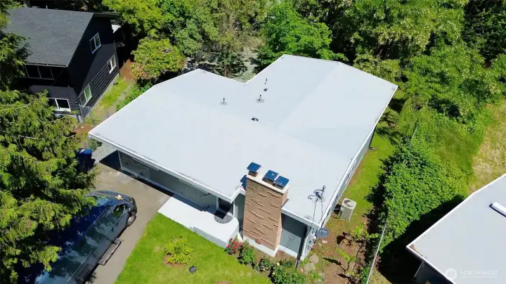 Brand new 20K roof just installed last week of May.