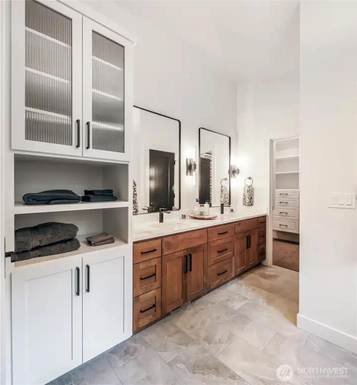 Master Bath w/hidden laundry pull outs