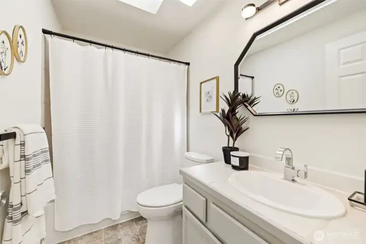 Full Upstairs Bathroom Full Upstairs Bathroom