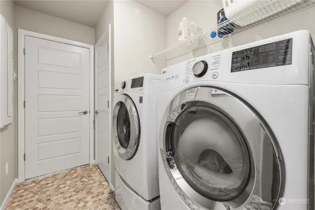 Utility with Washer & Dryer to Convey