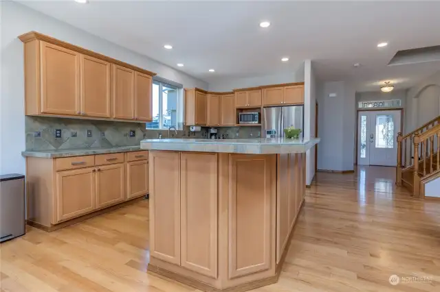 Convenient kitchen island with storage