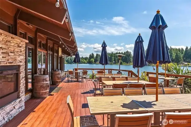 Restaurant right on Lk. Josephine