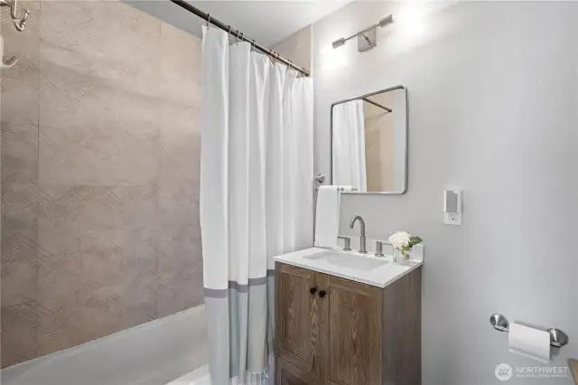 Main floor full bath.