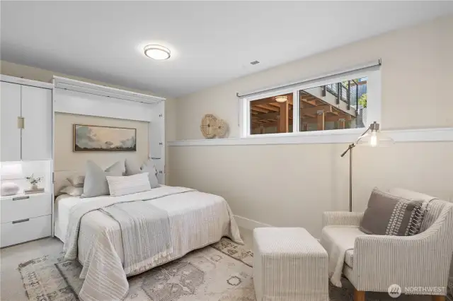 4th bedroom located on the lower level.
