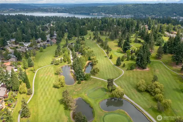 Tam o’Shanter Golf and Country Club offers a challenging yet rewarding golf experience on a meticulously maintained Par 71 course, which spans 6,076 yards from the back tees and 5,842 yards from the middle.
