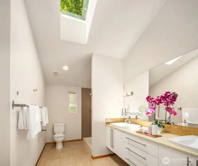 Primary Ensuite 5 Piece Bath, Walkin Shower