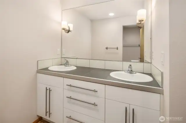 Lower Level Full Bathroom w Double Vanity