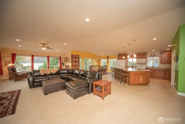 Big living, dinning and kitchen space on the 3rd floor.