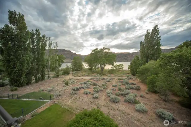 View to the river from the 3rd floor deck.