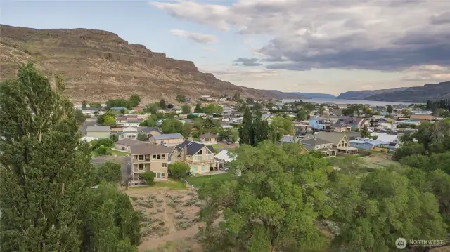 House and surrounds of Sunland Estates.