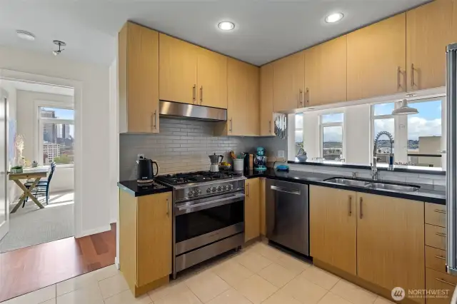 The spectacular view can even be seen from the Kitchen!