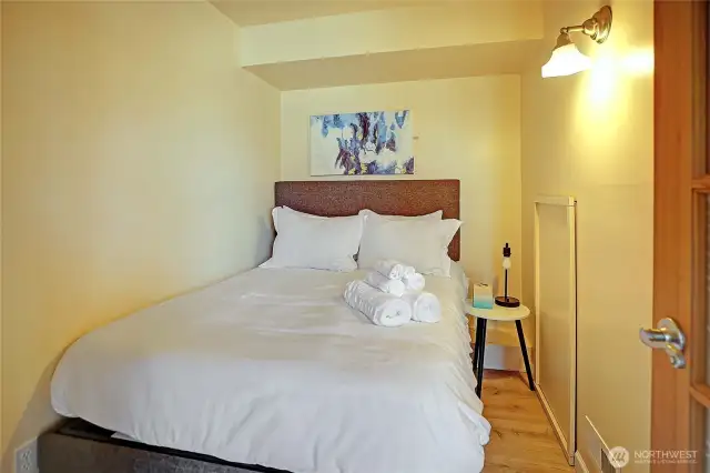 Add'l bedroom on lower/groud level.