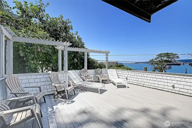 Plenty of room to enjoy the view.