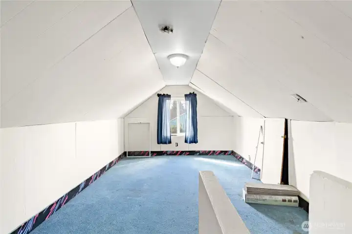 Upstairs-Bonus Room