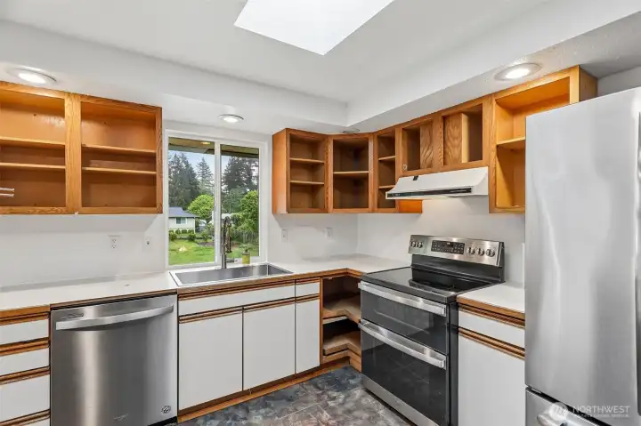 Kitchen with newer appliances Kitchen with newer appliances