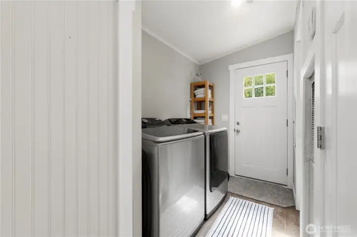 The full size washer and dryer will make laundry feel like a breeze. The full size washer and dryer will make laundry feel like a breeze.