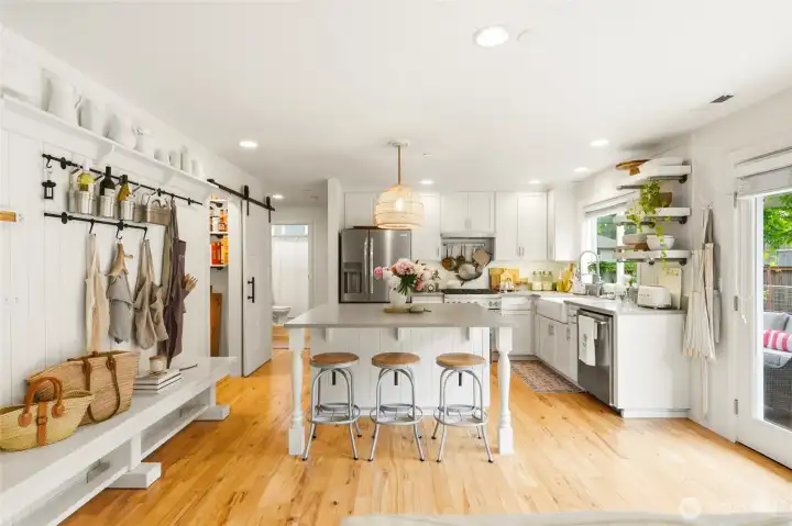 This kitchen is gorgeous, so light and bright This kitchen is gorgeous, so light and bright
