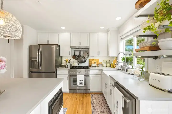 Walk-around kitchen with plenty of room Walk-around kitchen with plenty of room