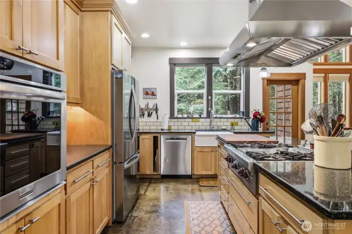 Room for multiple cooks in this kitchen!