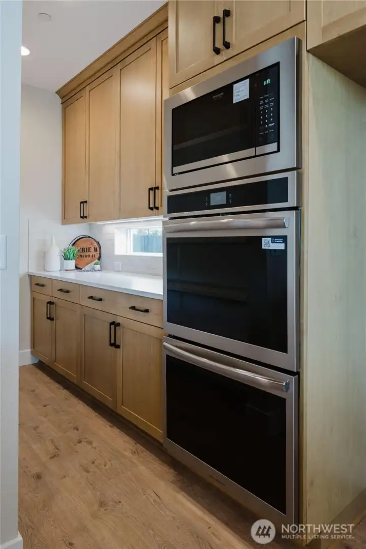 Photos are of same floorplan completed at a diff location. To be used for reference only