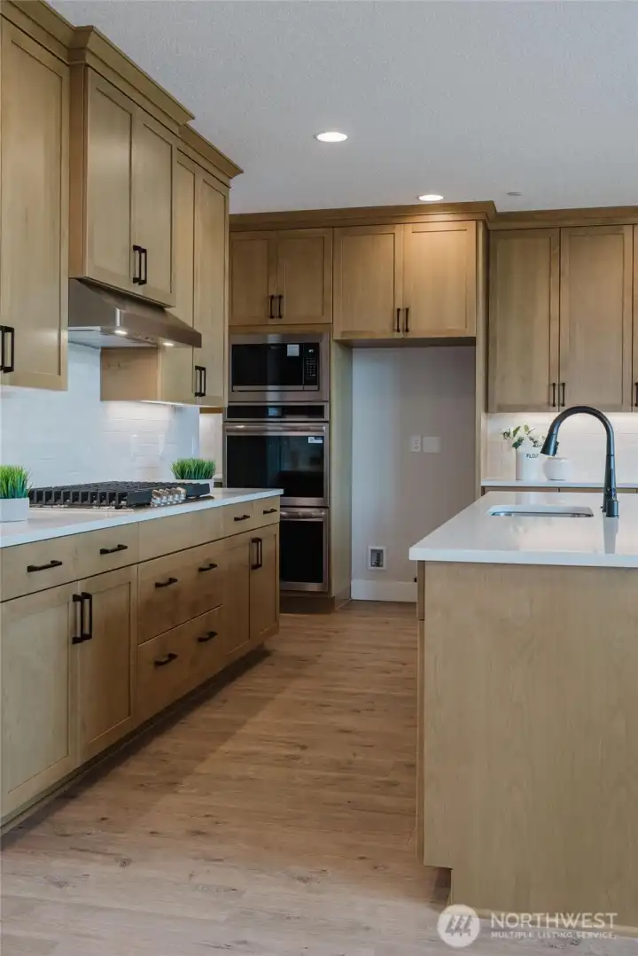 Photos are of same floorplan completed at a diff location. To be used for reference only