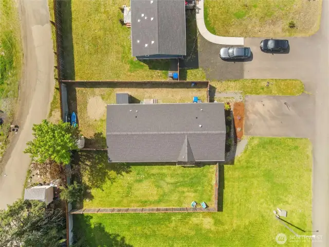 8,700 sq ft lot