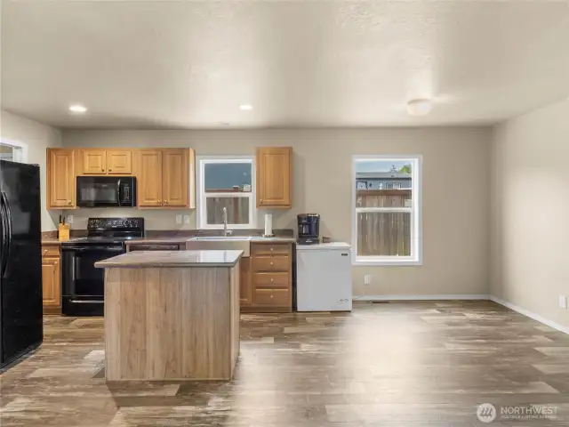 Imagine your dining table right here. This is dining area is great for entertaining your guests and it is easy to clean up after eating.