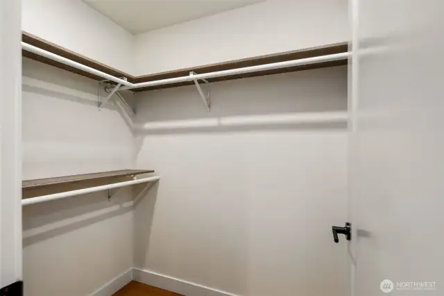 Large primary walk-in closest